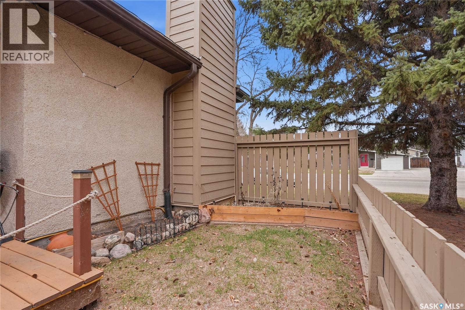 #16 425 Pinehouse DRIVE - 45