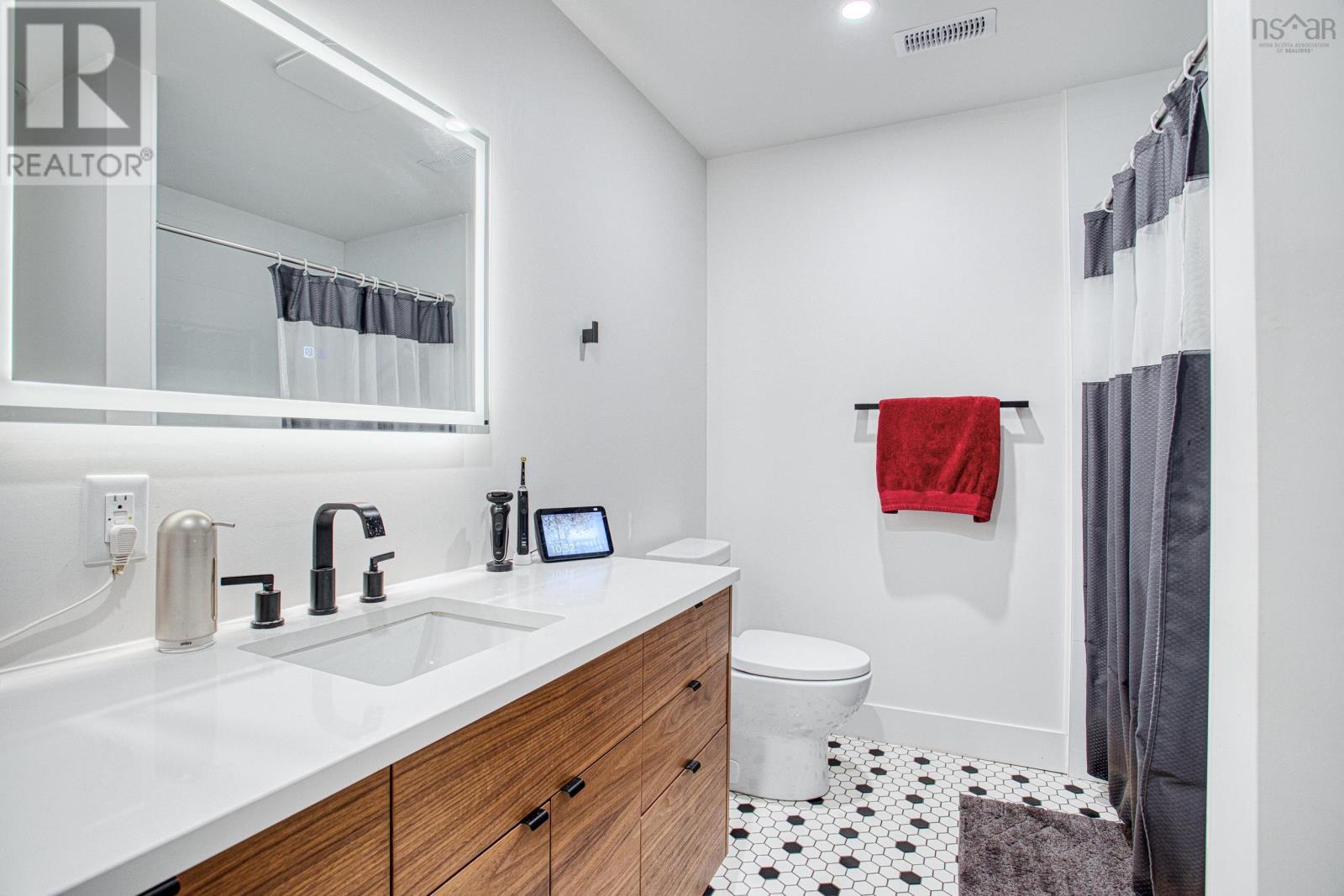 Property 36 of 50 of 8A Applewood Lane