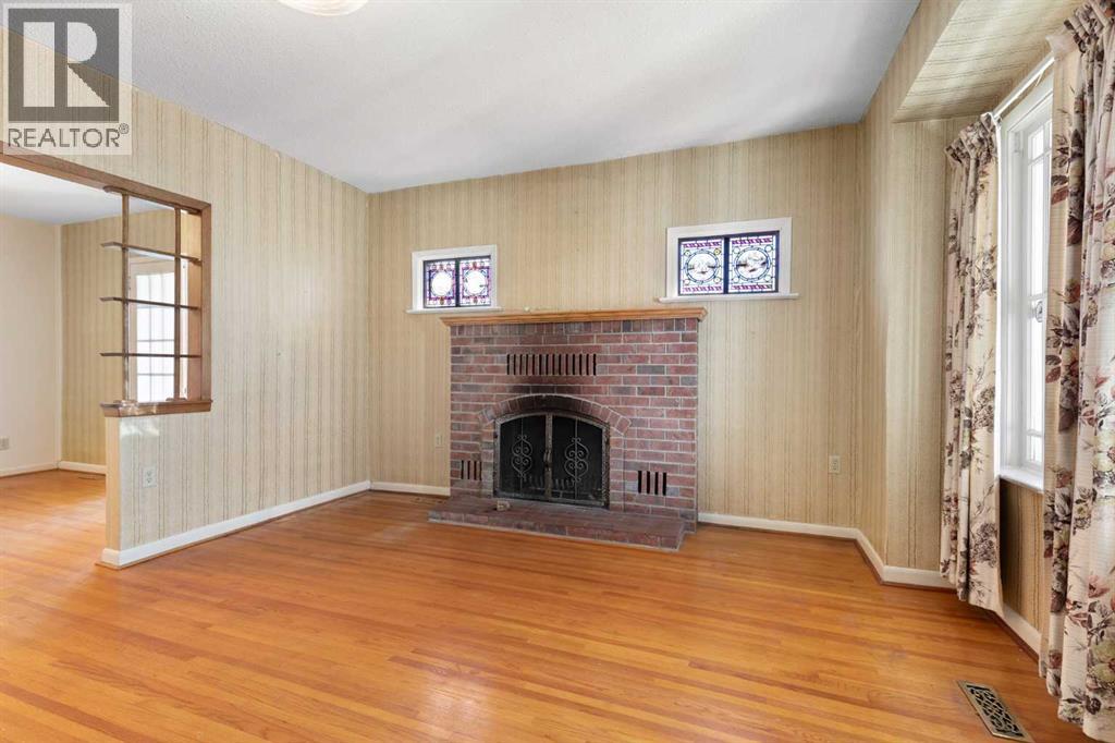 548 7 Street SE - photo 5