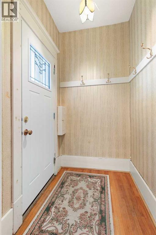 548 7 Street SE - photo 4