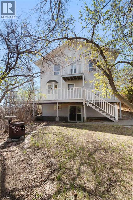 548 7 Street SE — photo 40