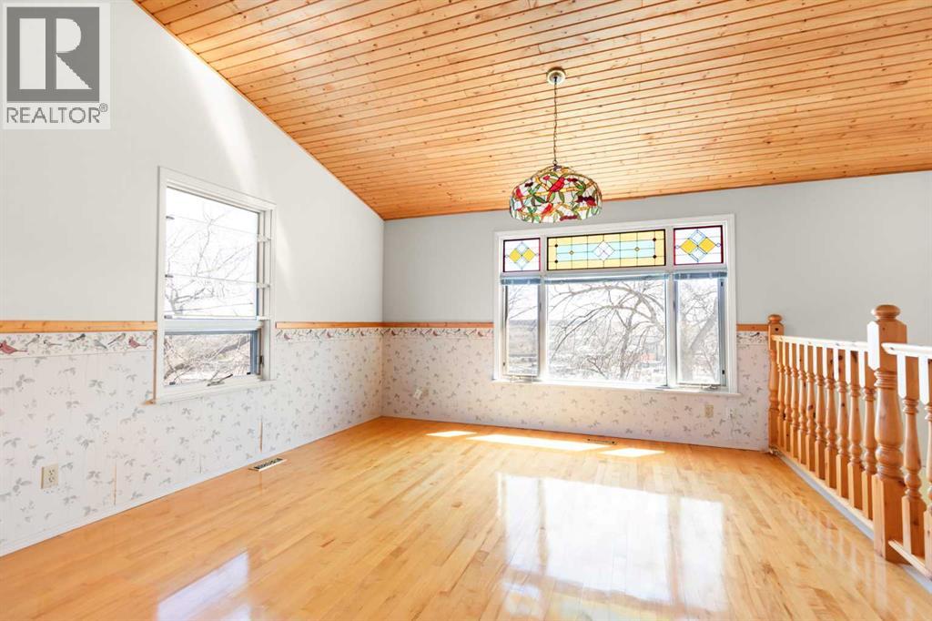 548 7 Street SE — photo 26