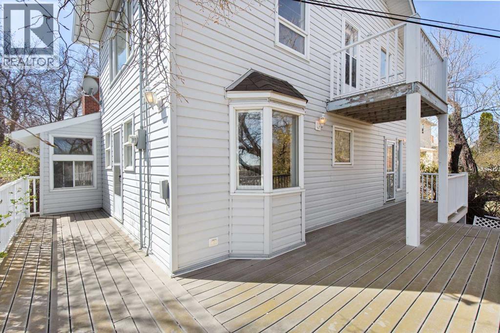 548 7 Street SE — photo 37