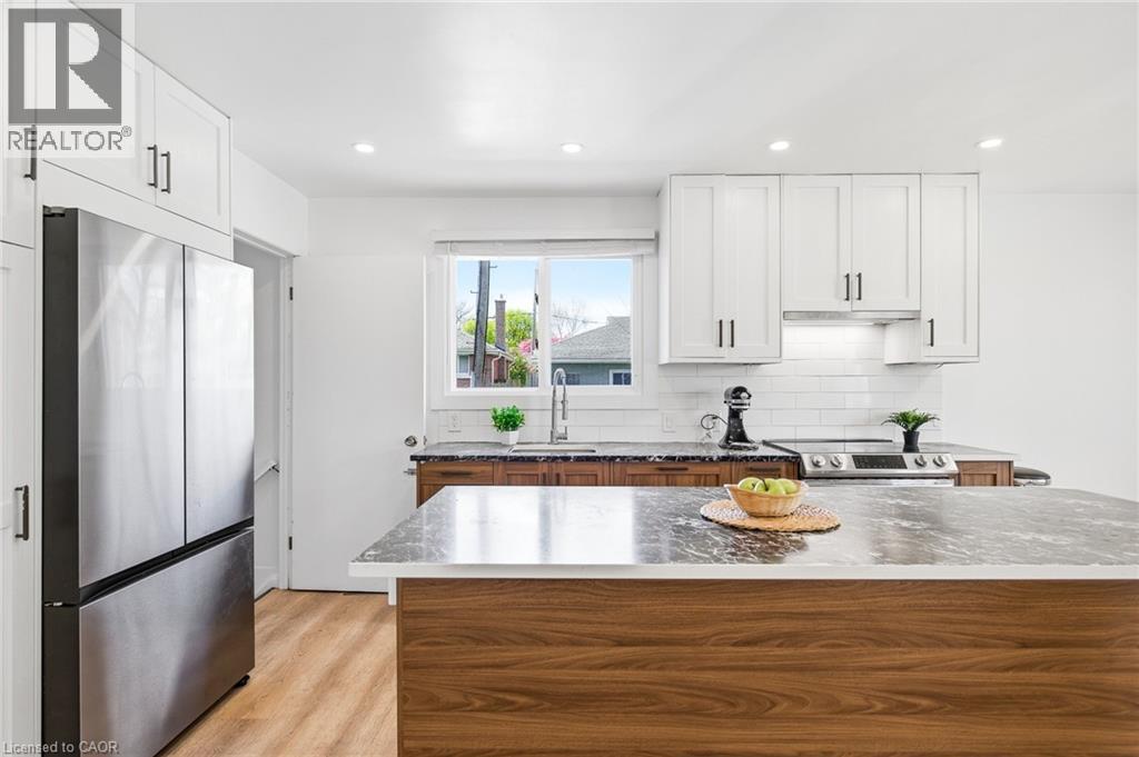 211 BALLANTYNE Avenue - 10