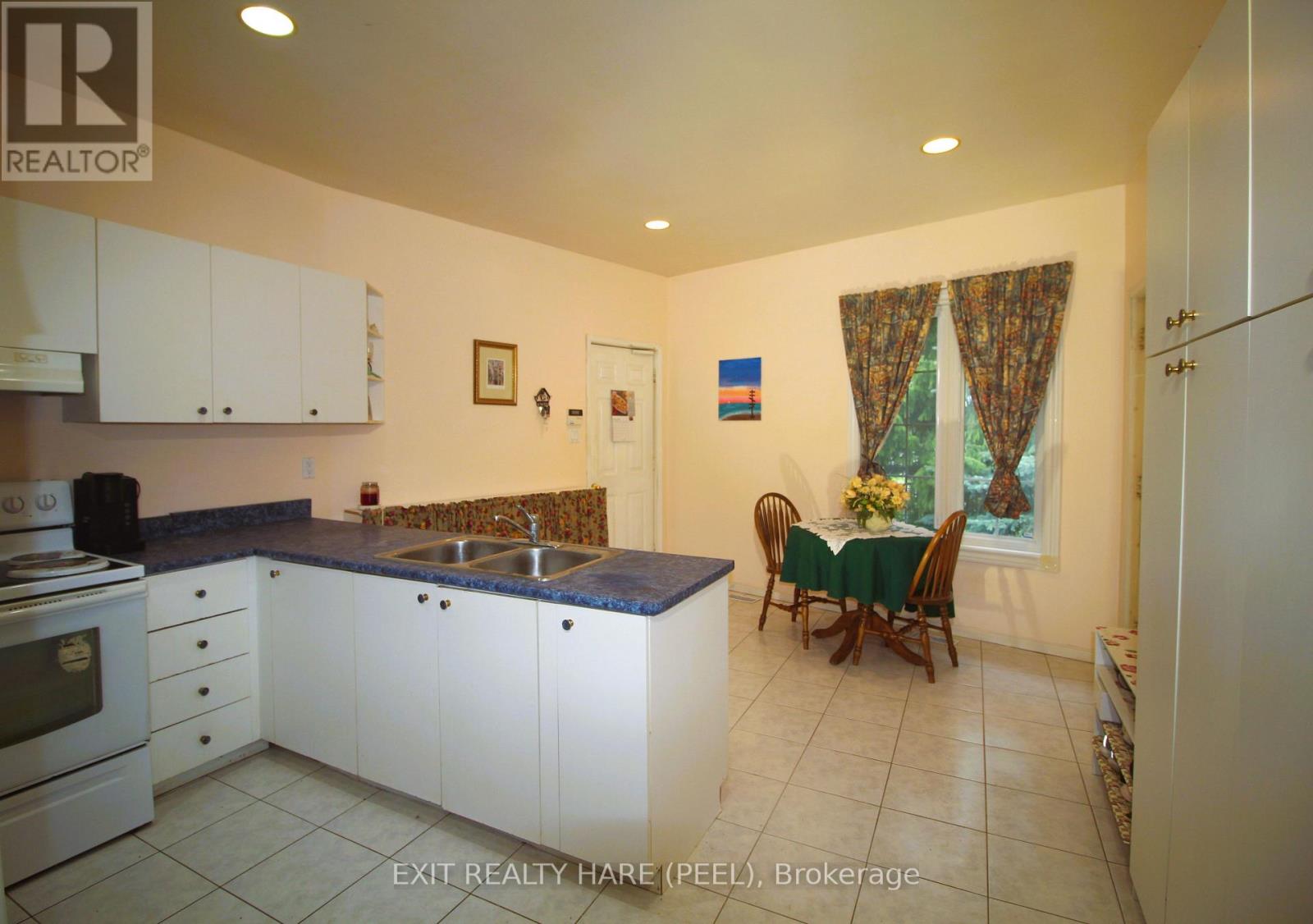 5 GLENBROOK BOULEVARD - 31