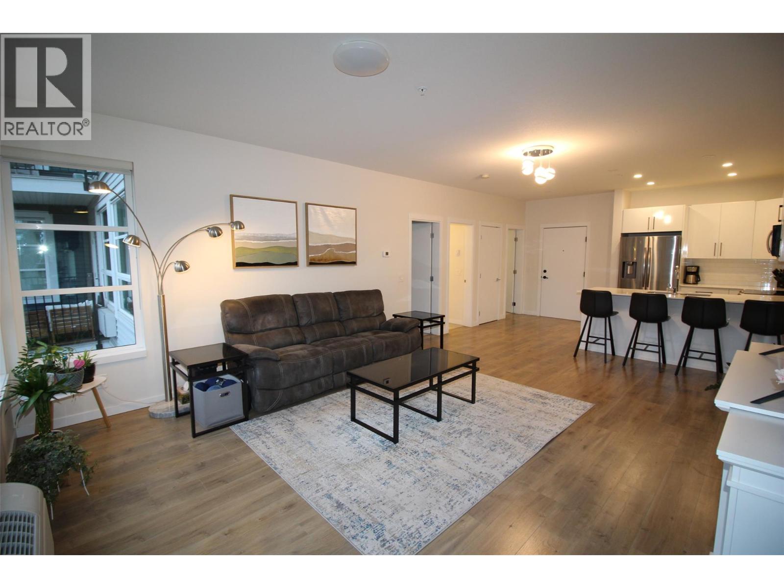 #204 1880 HUGH ALLAN Drive - 10