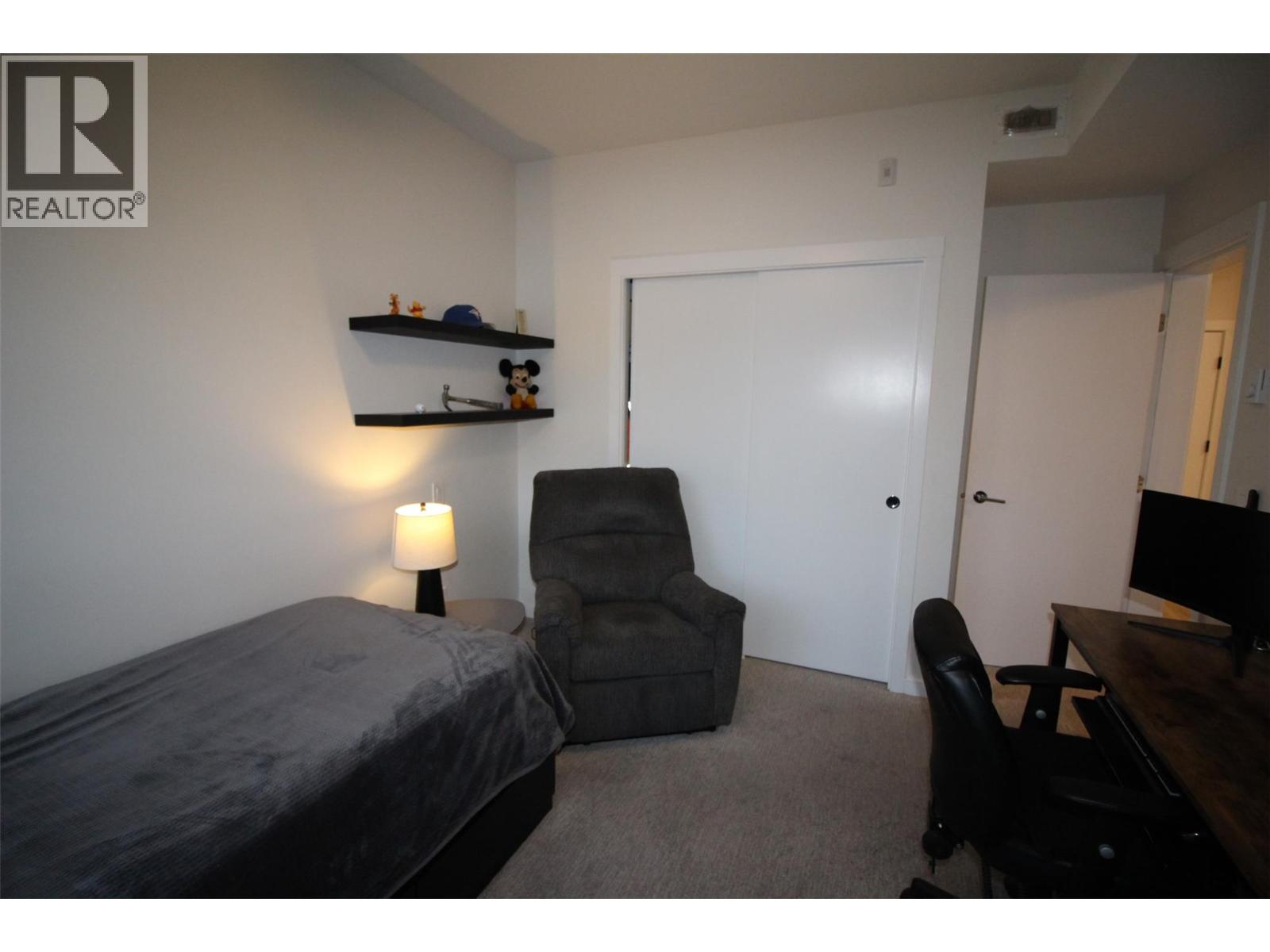 #204 1880 HUGH ALLAN Drive - 28