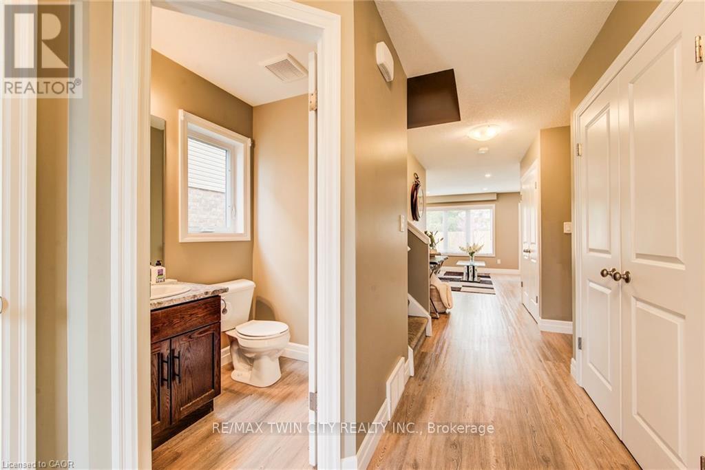 63 CRAB APPLE COURT - 10