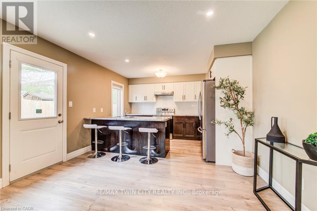 63 CRAB APPLE COURT - 16