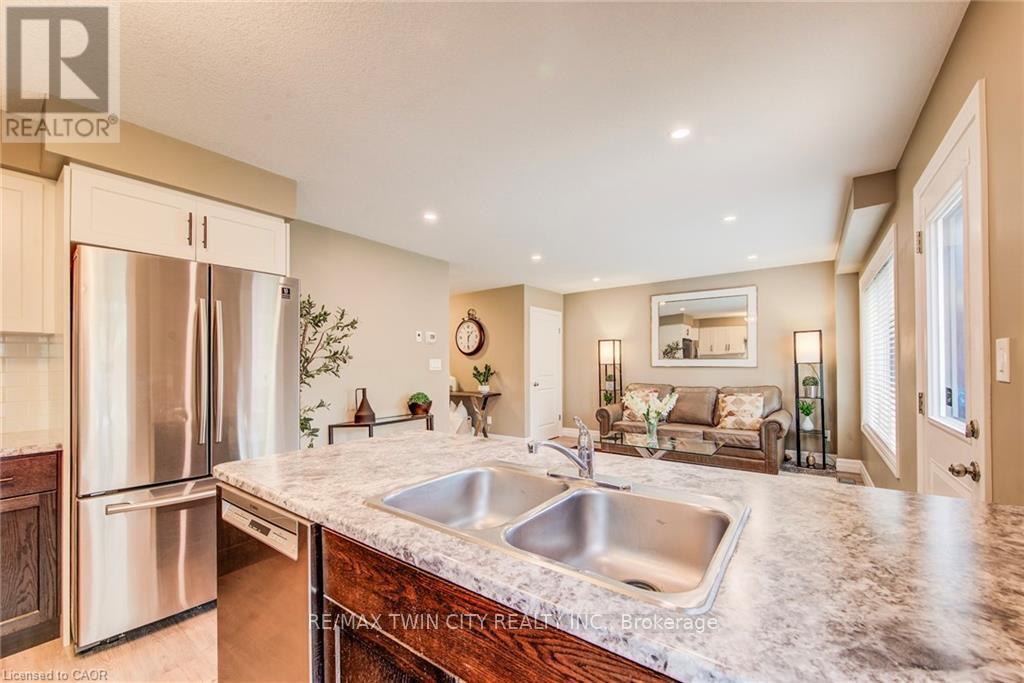 63 CRAB APPLE COURT - 21