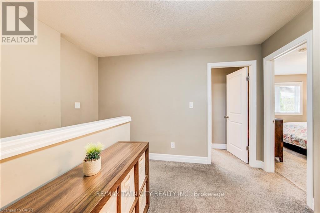 63 CRAB APPLE COURT - 25