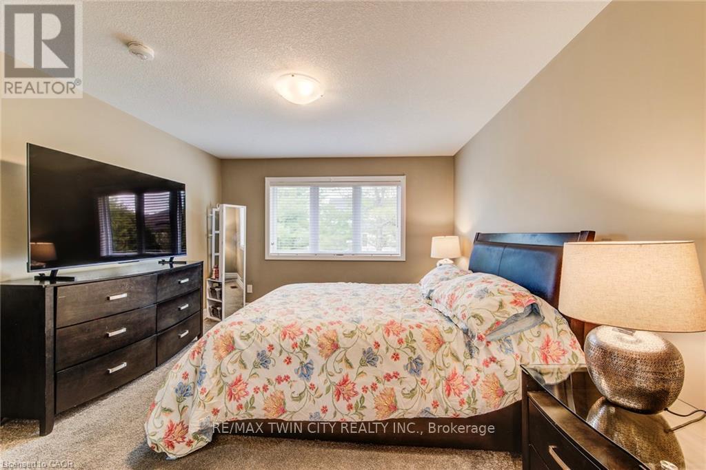 63 CRAB APPLE COURT - 28