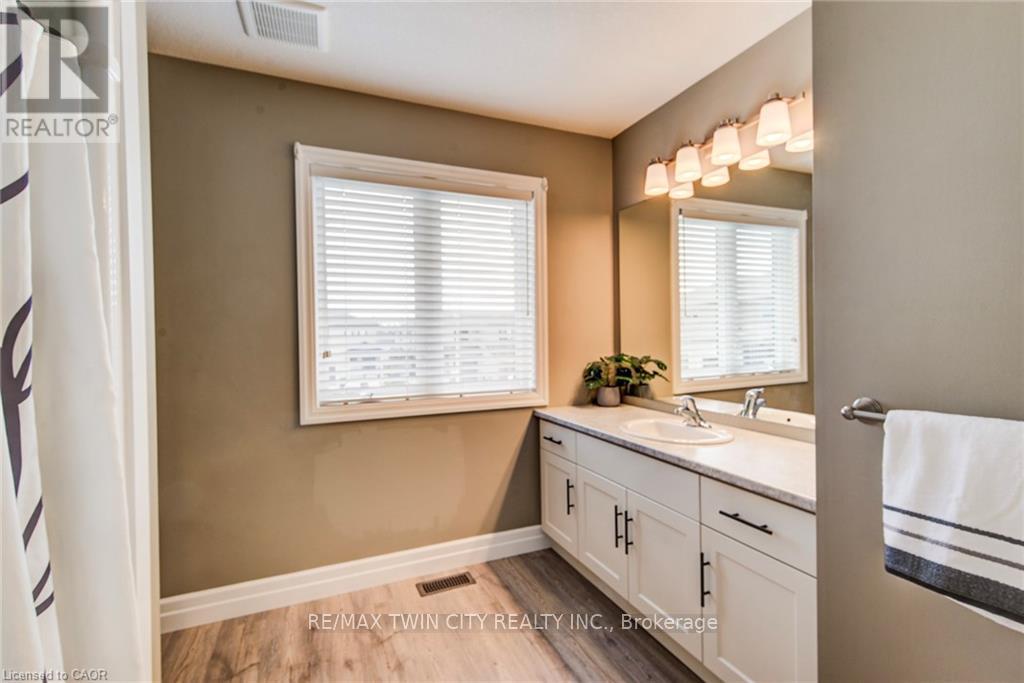 63 CRAB APPLE COURT - 29