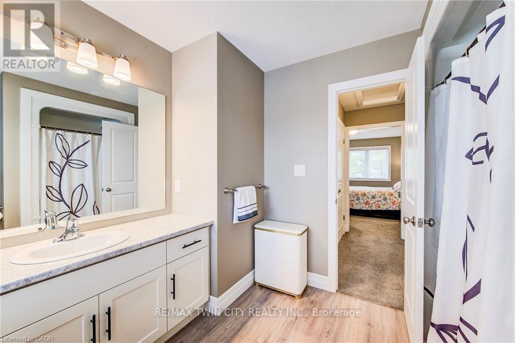 63 CRAB APPLE COURT - 31