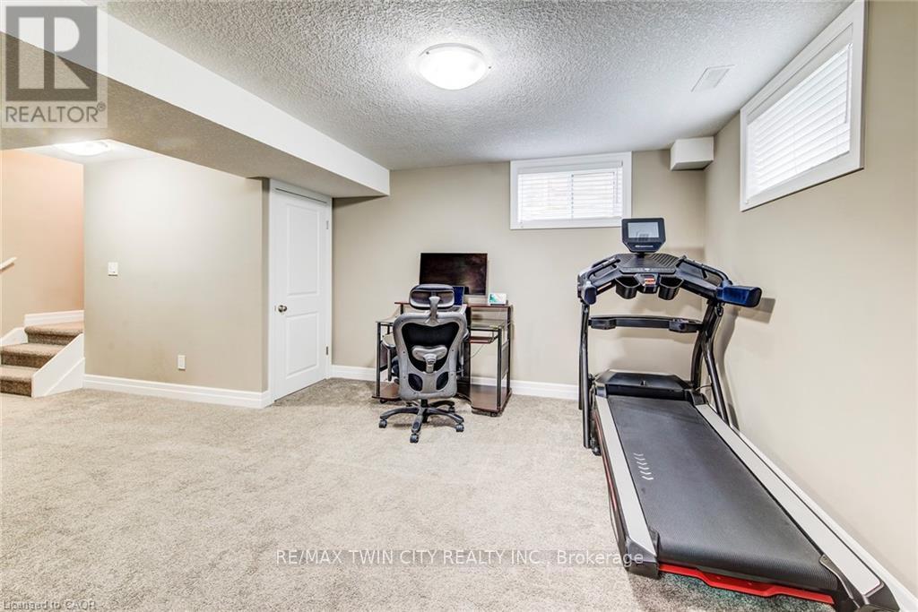 63 CRAB APPLE COURT - 36