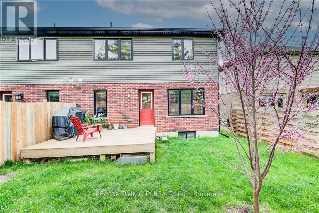 63 CRAB APPLE COURT - 39
