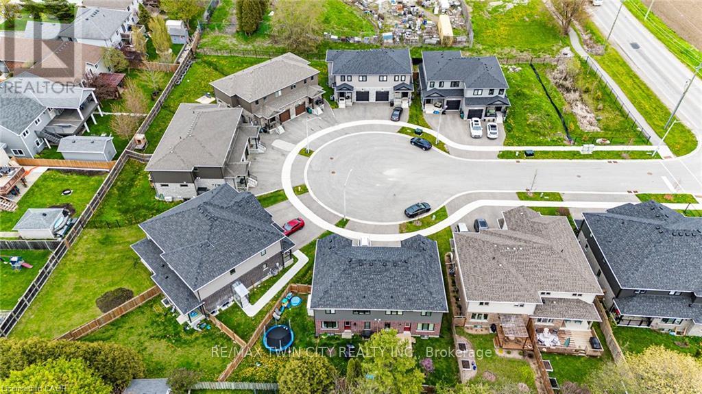 63 CRAB APPLE COURT - 43