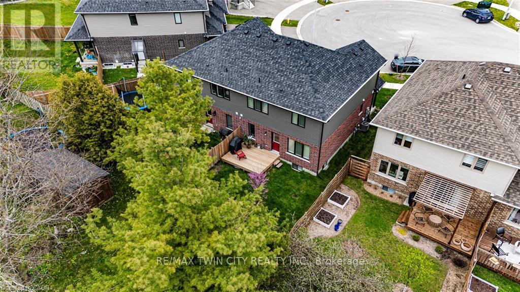 63 CRAB APPLE COURT - 44