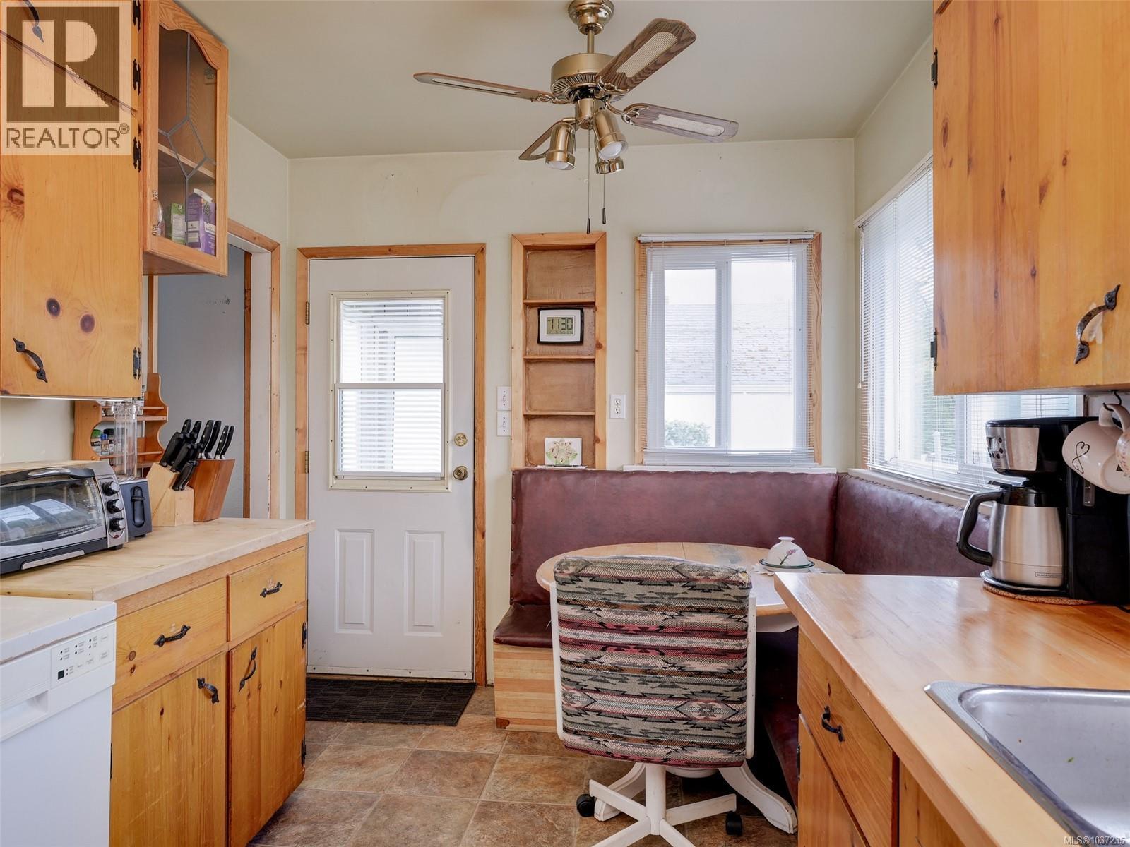 4034 Carey Rd - 10