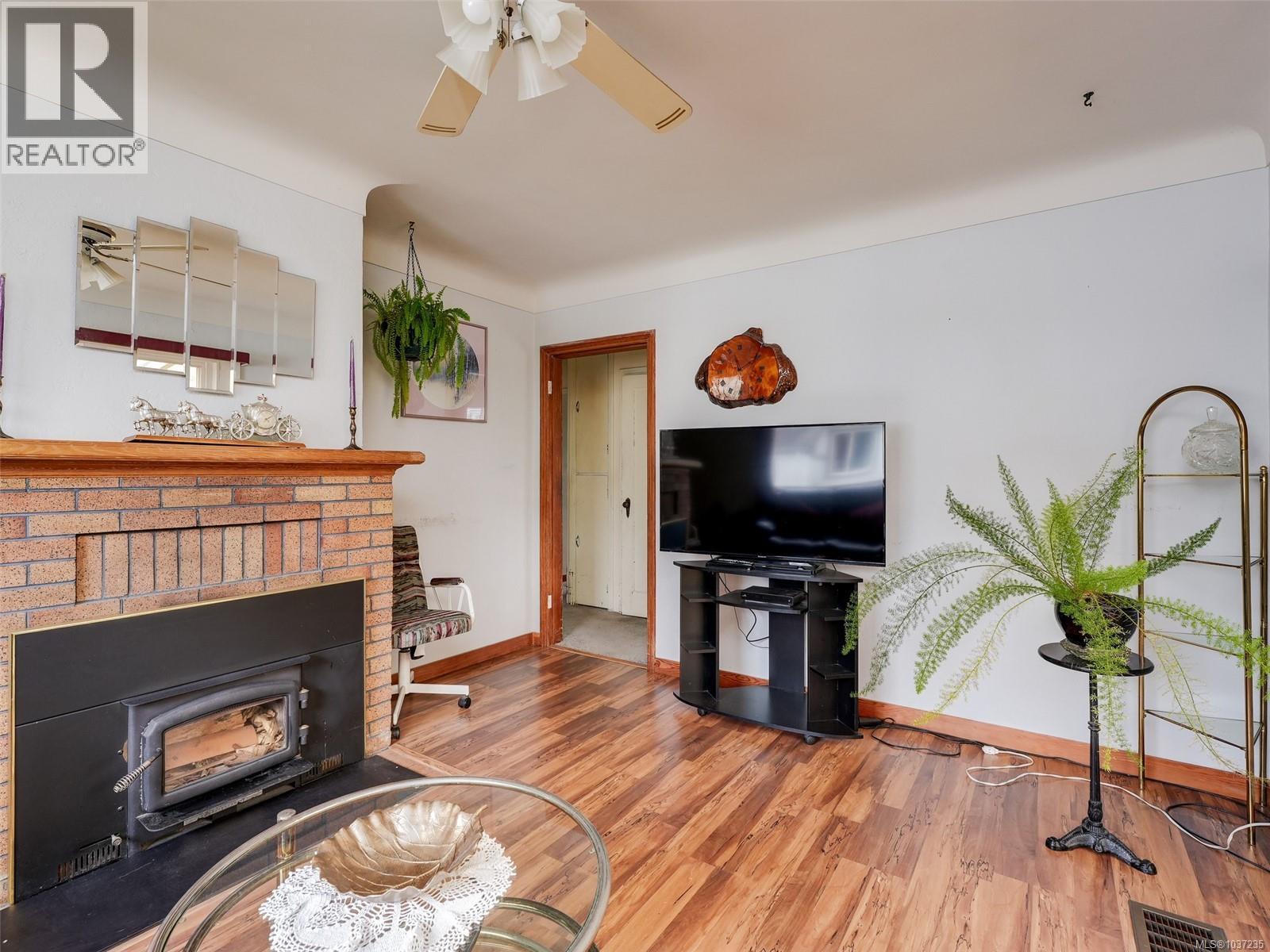 4034 Carey Rd - Image 3