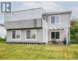 4034 Carey Rd, Saanich, BC V8Z4E8 Photo 18