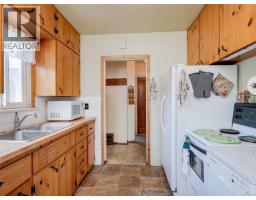 Sunroom - 4034 Carey Rd, Saanich, BC V8Z4E8 Photo 8
