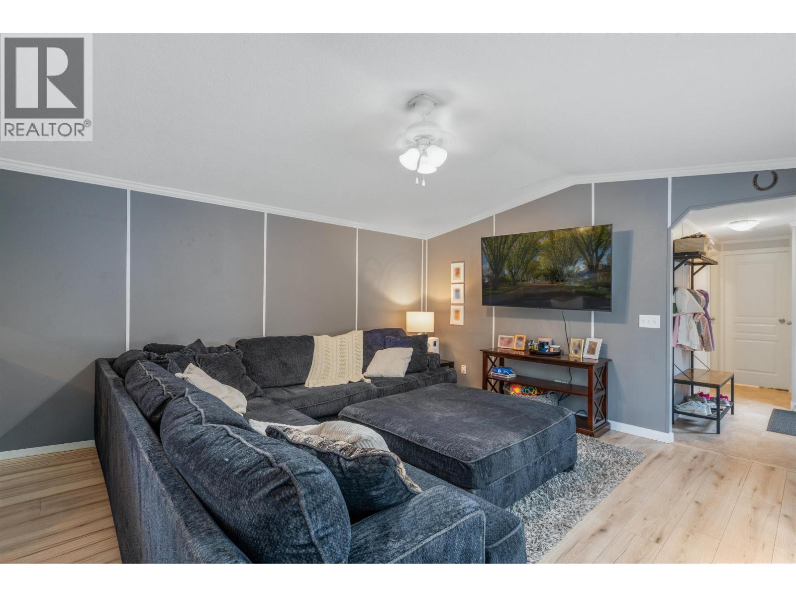 Photo 9 of 21 — 7243 GLENVIEW DRIVE · Prince George, BC