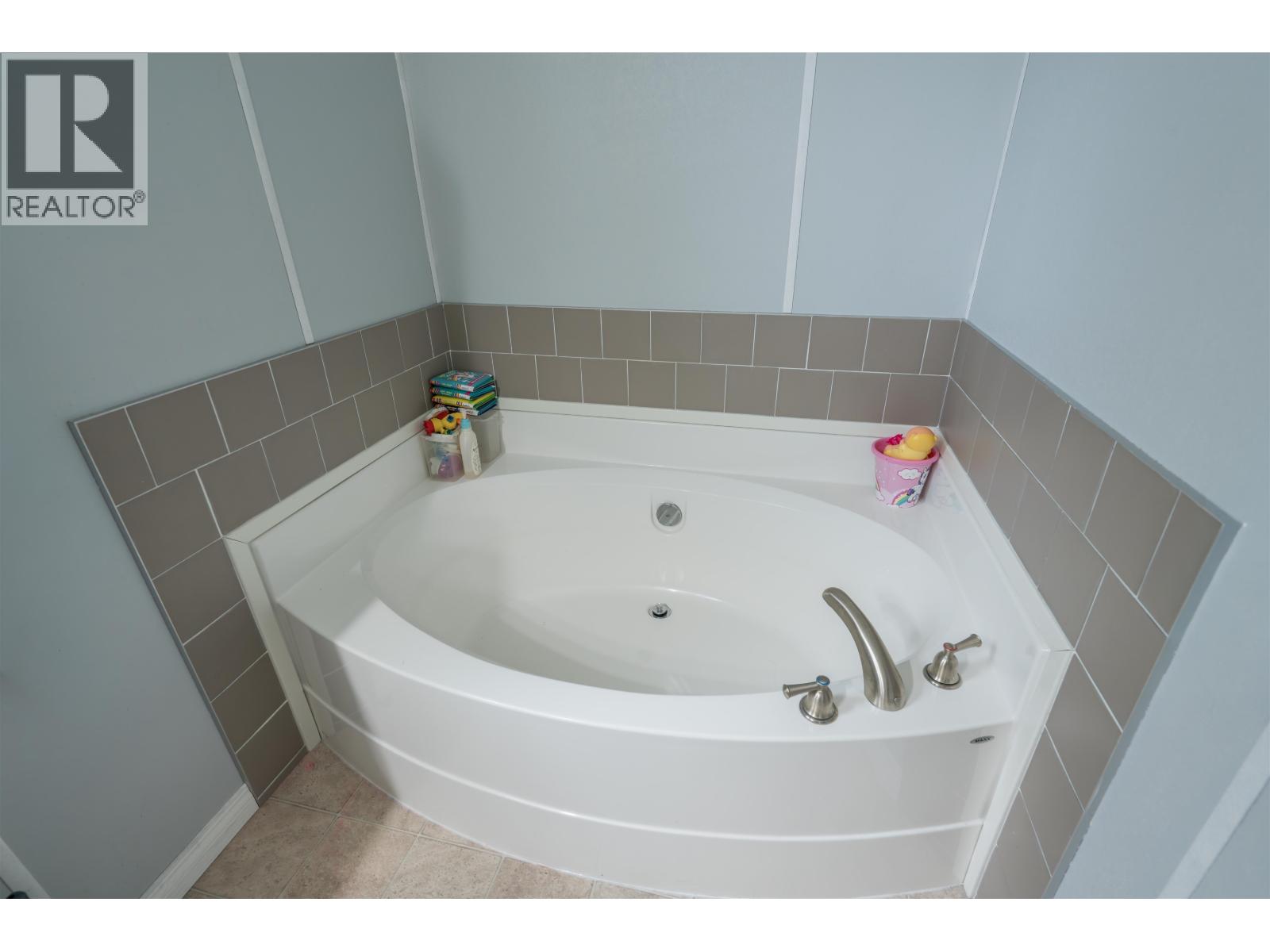 7243 GLENVIEW DRIVE - 17