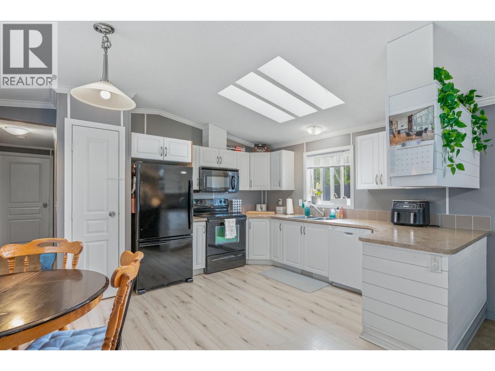 7243 GLENVIEW DRIVE - 10