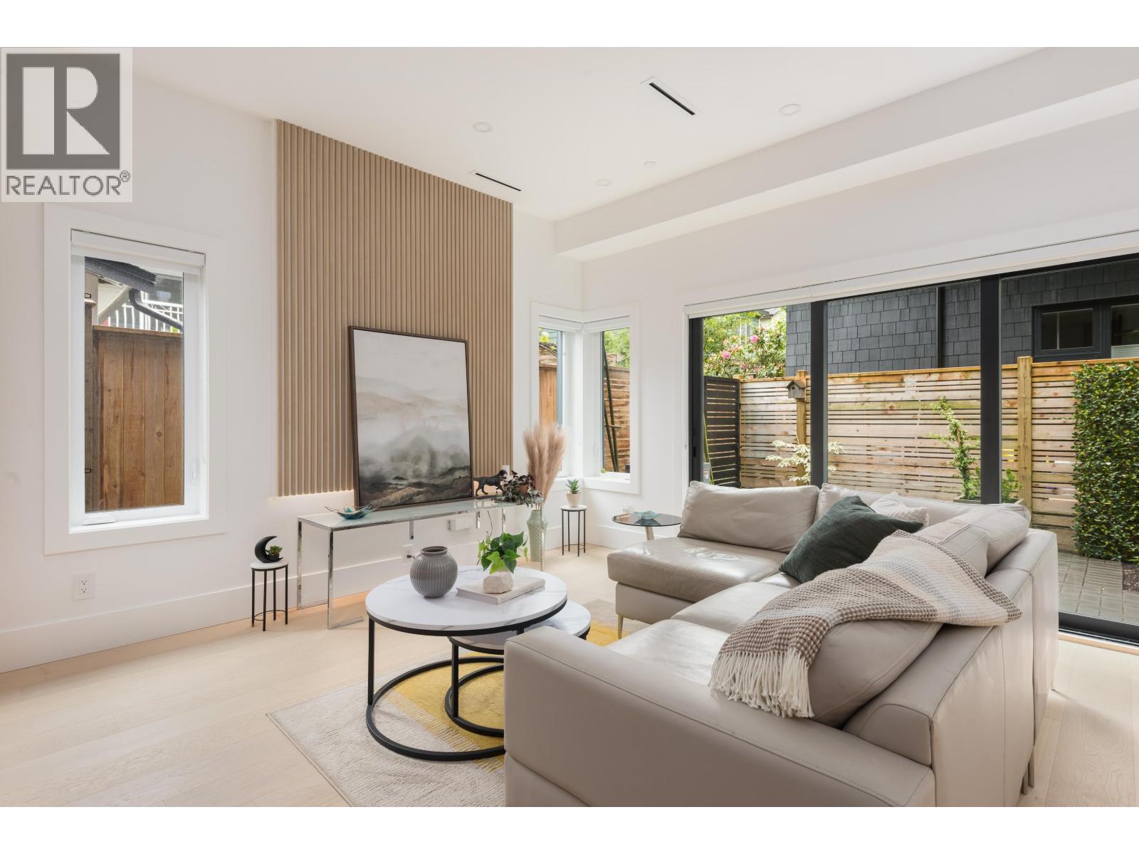 5 371 33RD Avenue - photo 2