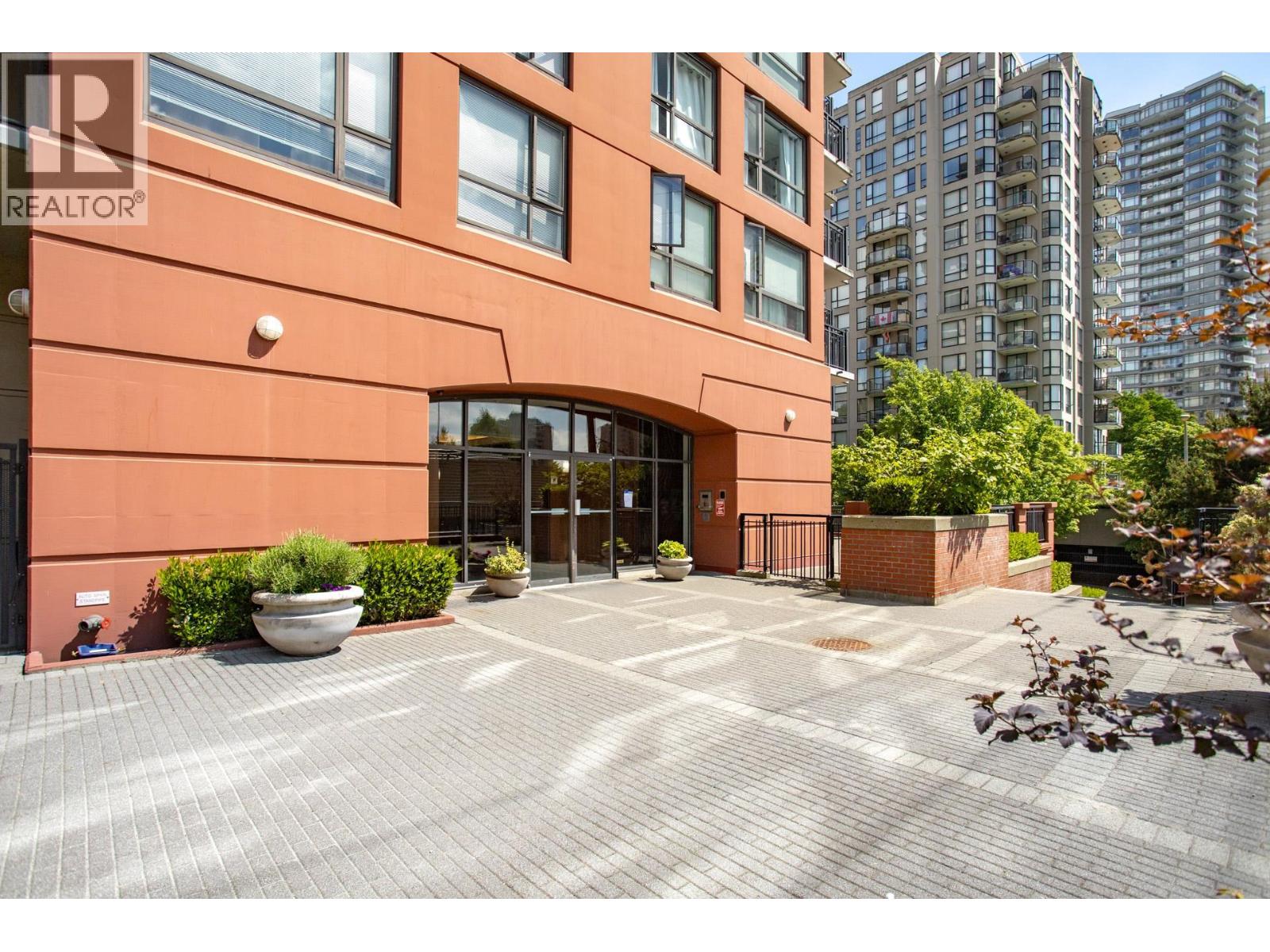 1506 833 AGNES STREET, New Westminster