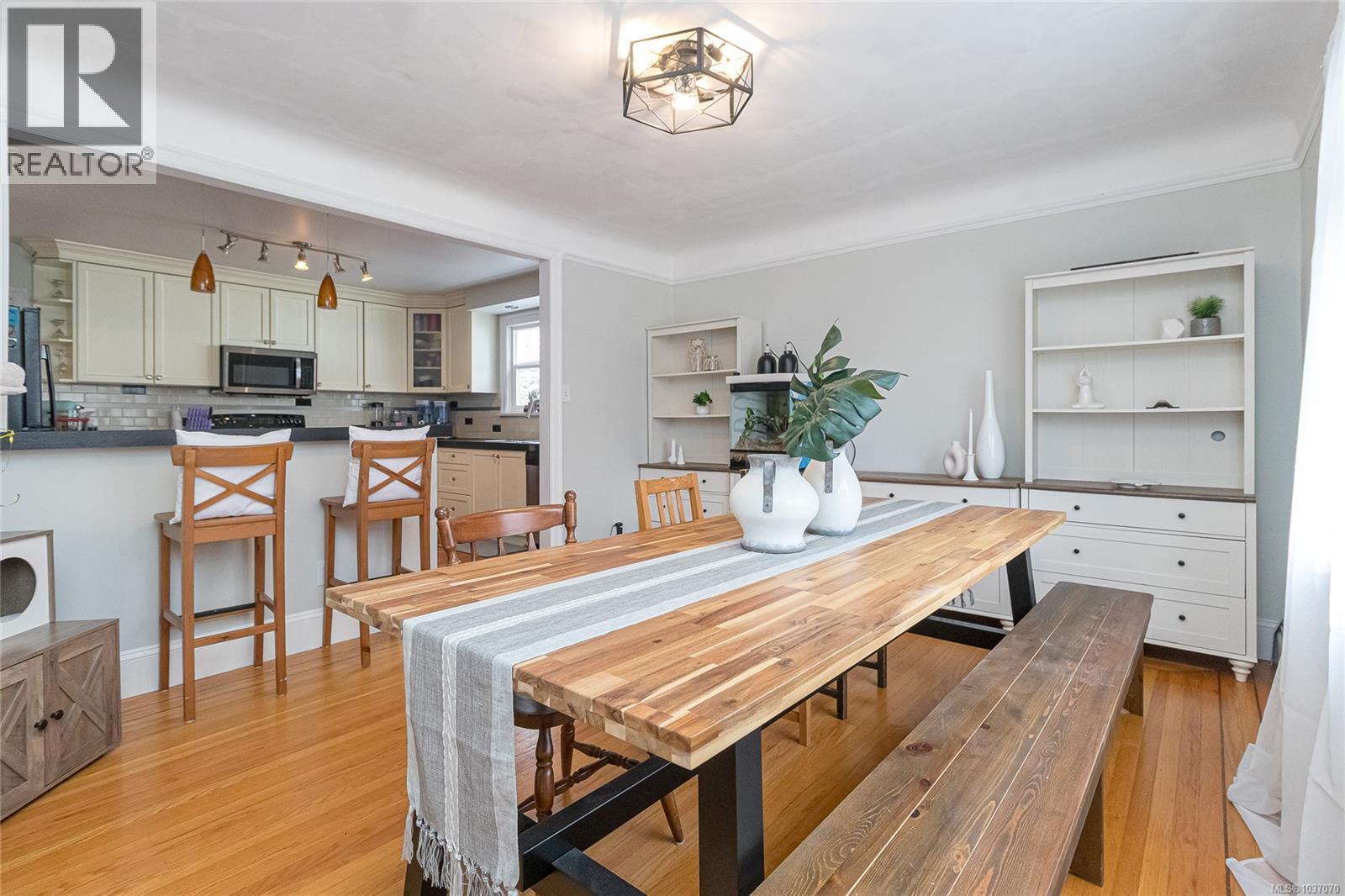 3650 Quadra St - 12