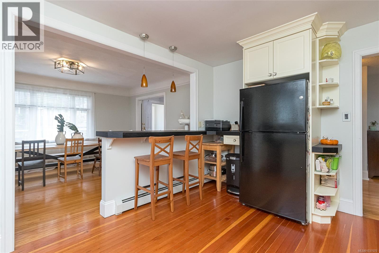 3650 Quadra St - 16