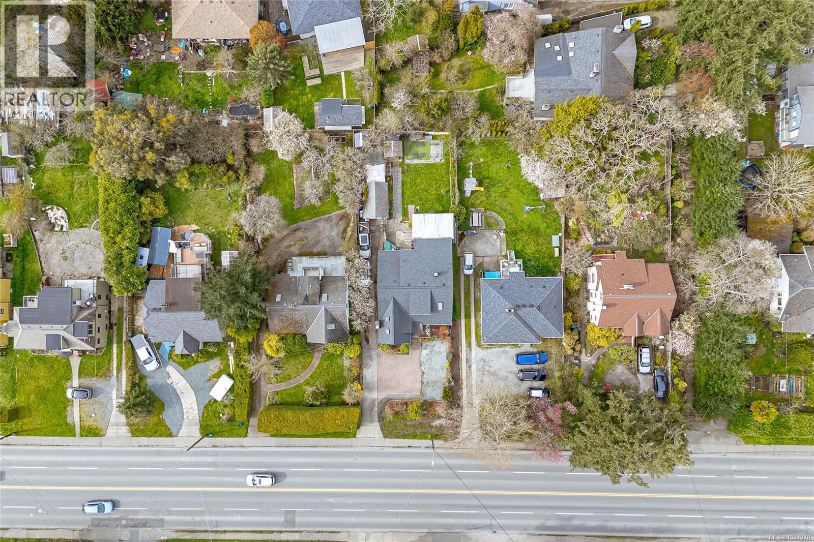 3650 Quadra St - 57