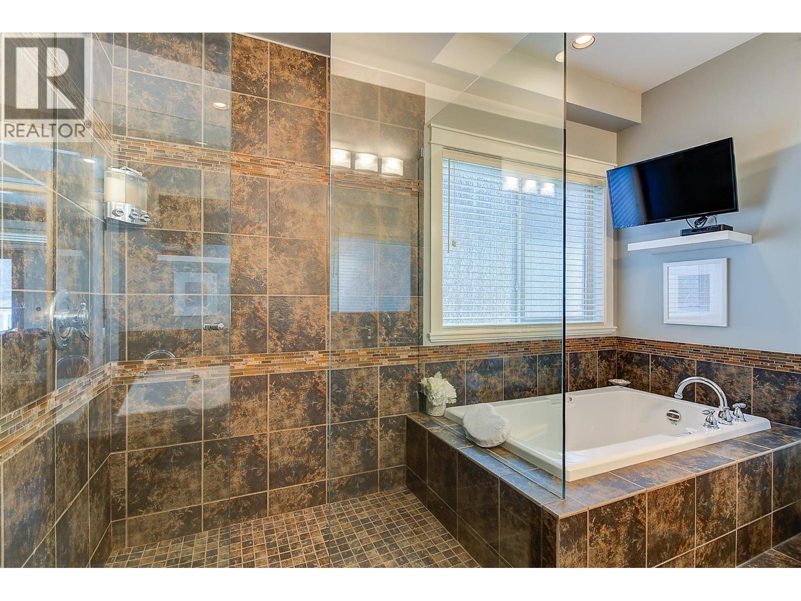 2423 Paramount Drive - 37