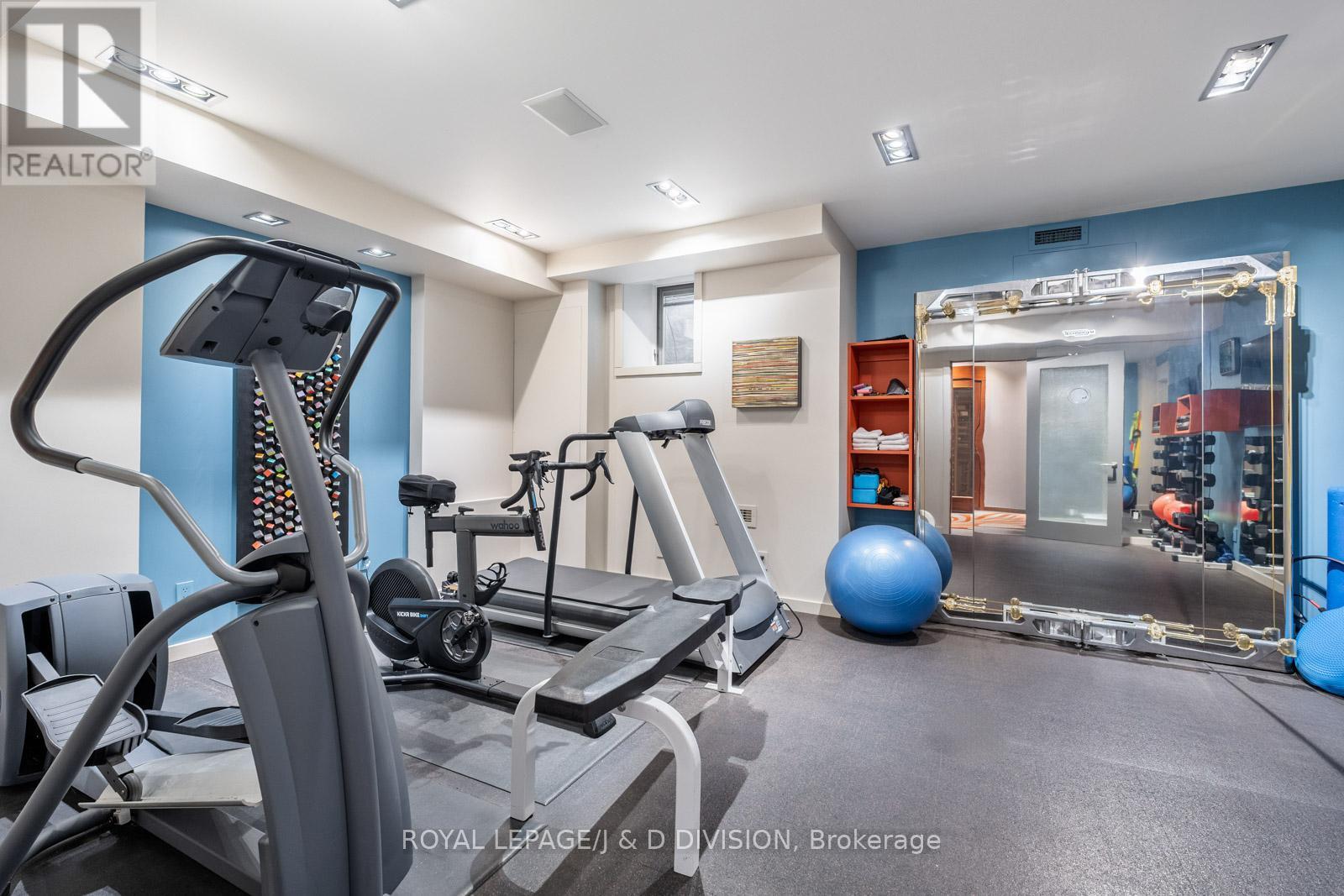 24 GLENVIEW AVENUE - 44