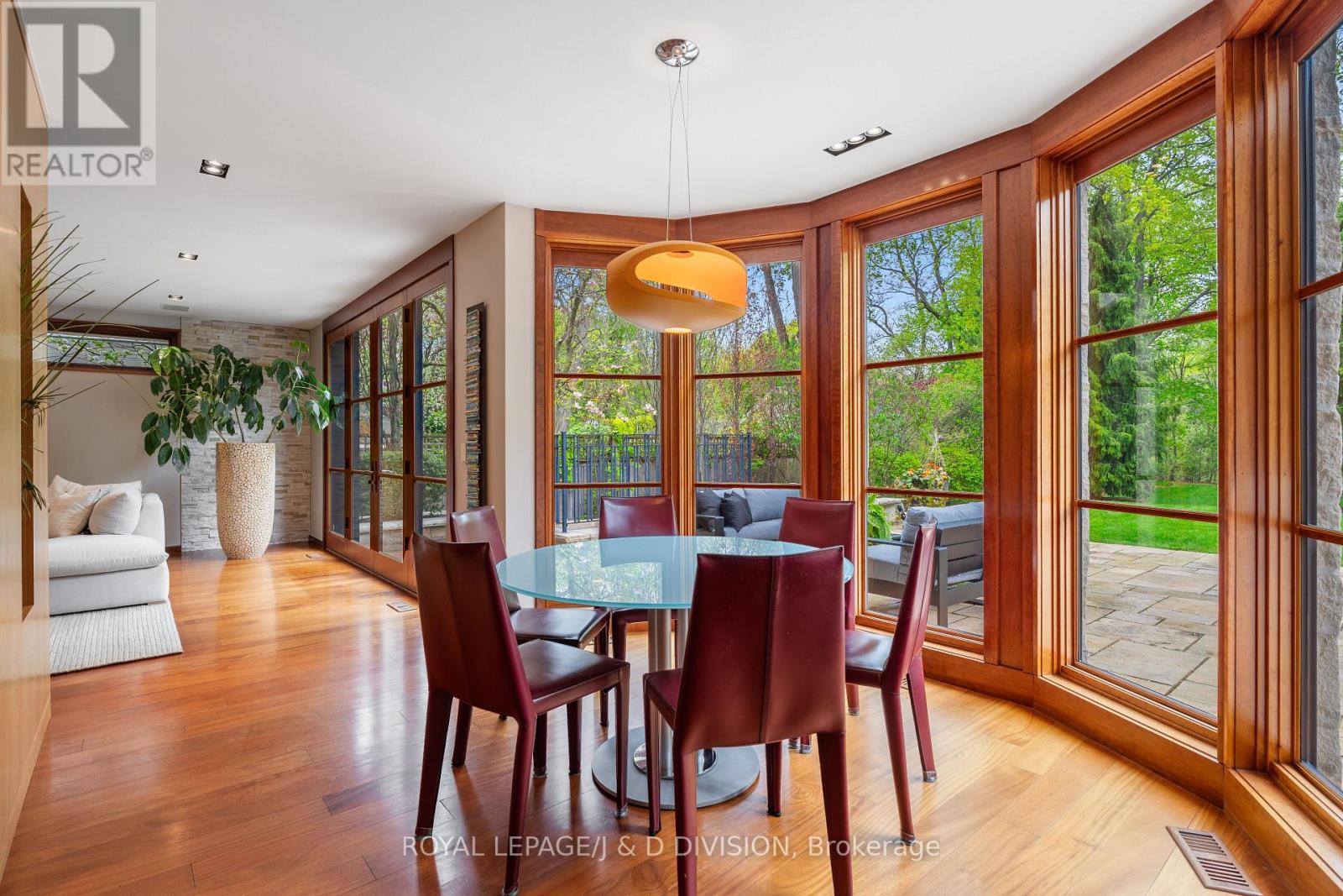 24 GLENVIEW AVENUE - 20