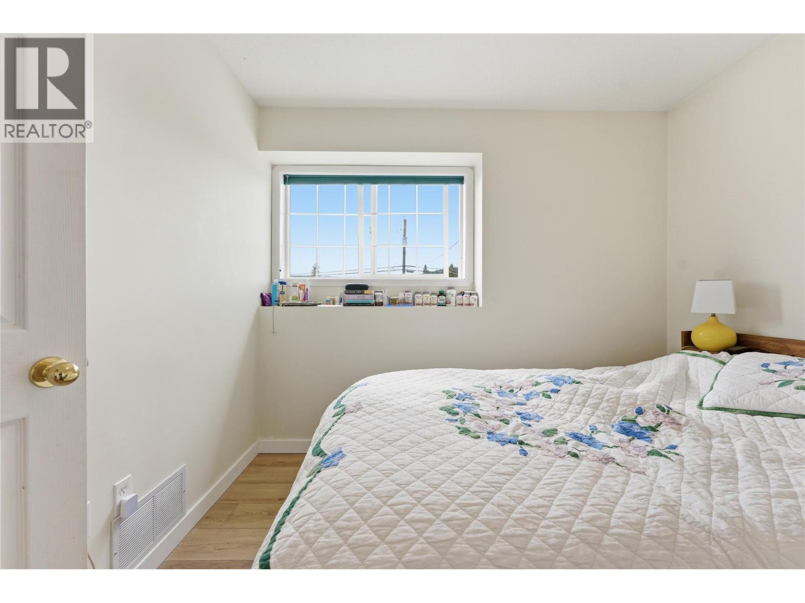 2160 Okanagan Street - 23