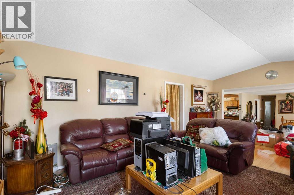 169 Beddington Circle NE - Image 3