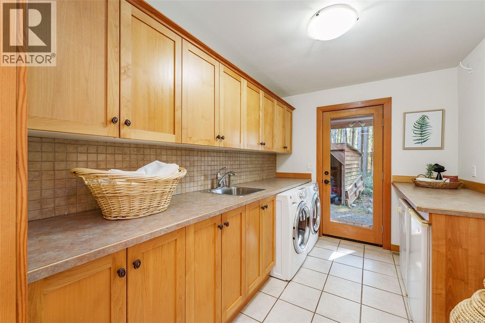 2345 Bucktail Pl - 53