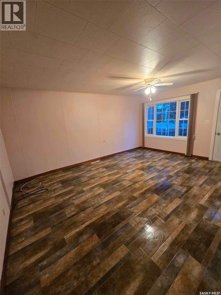 209 2nd AVENUE E - 13