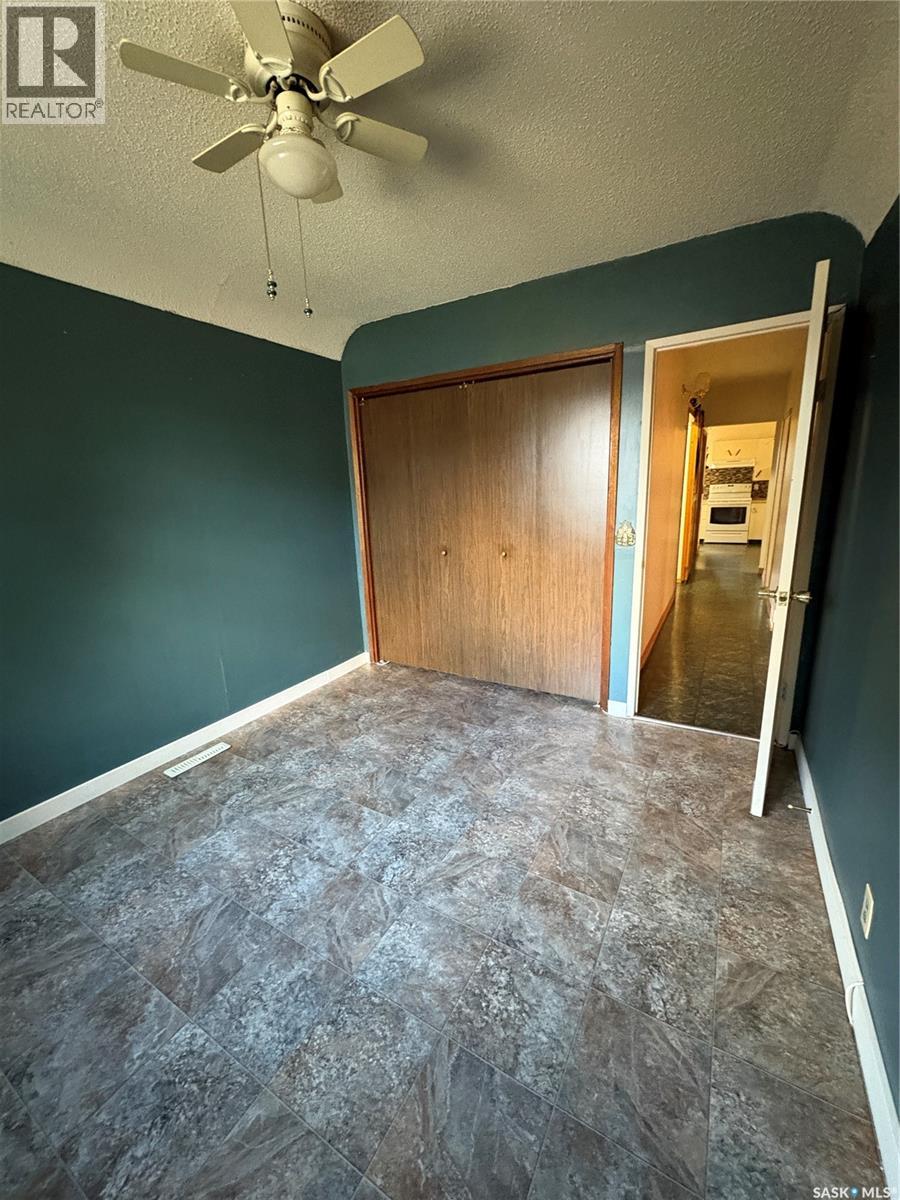209 2nd AVENUE E - 19