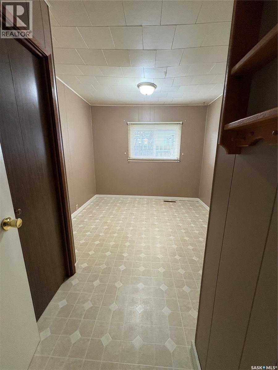 209 2nd AVENUE E - 23