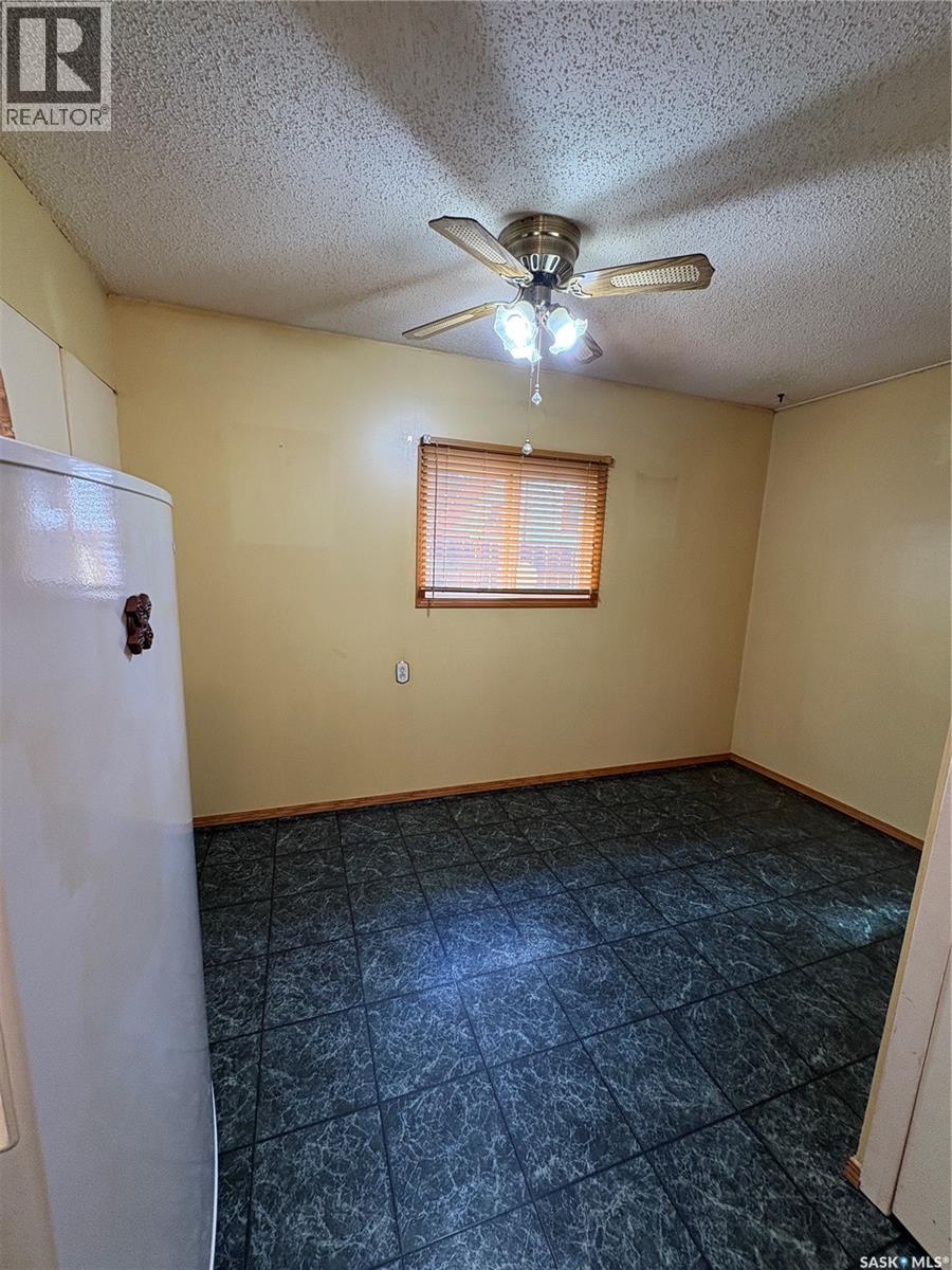 209 2nd AVENUE E - 26