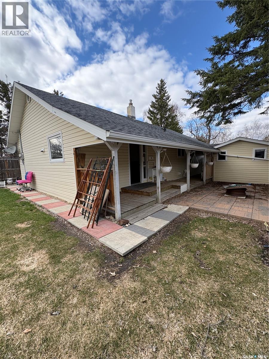 209 2nd AVENUE E - 8