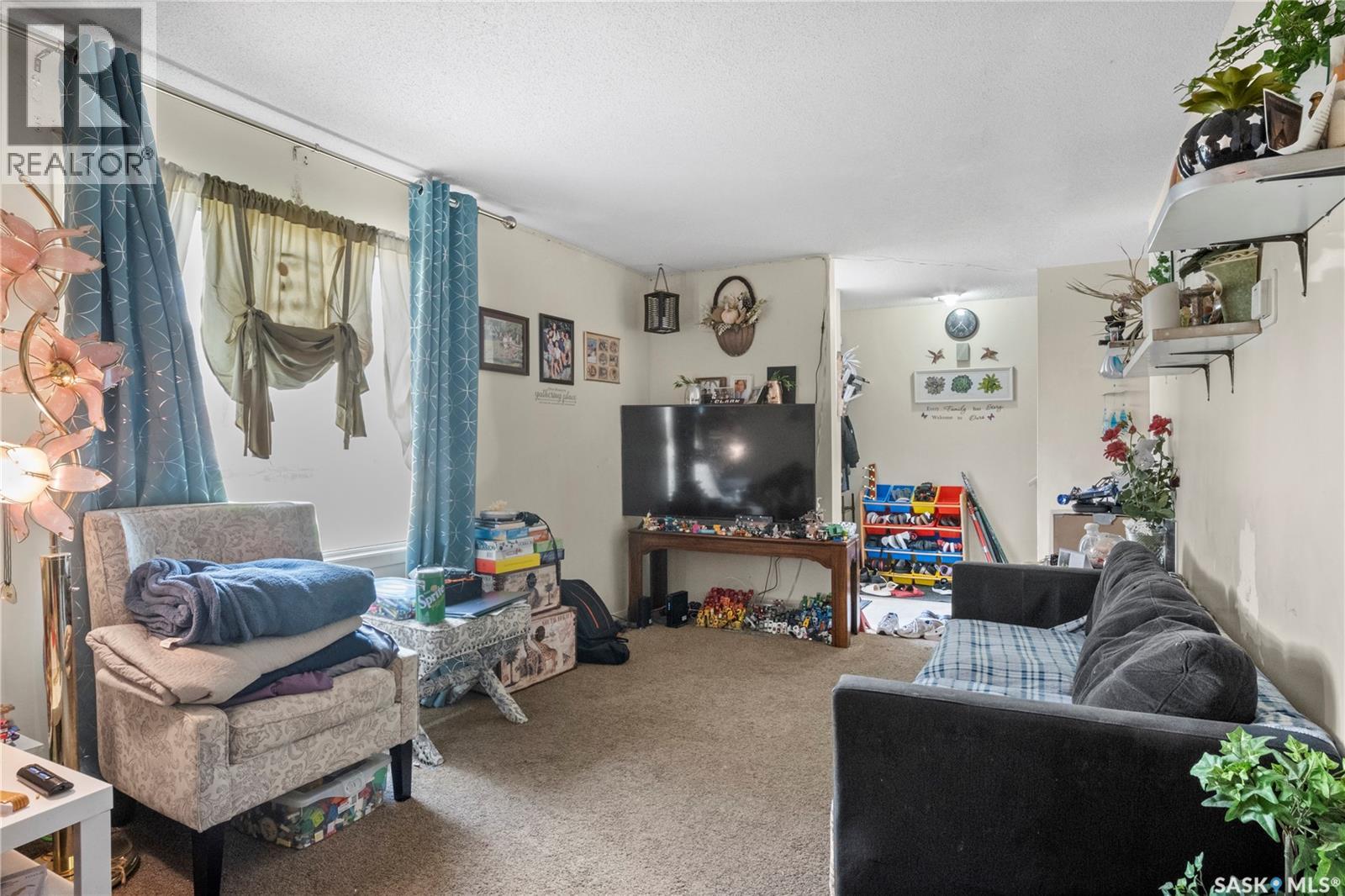 #4122 Castle ROAD - 13