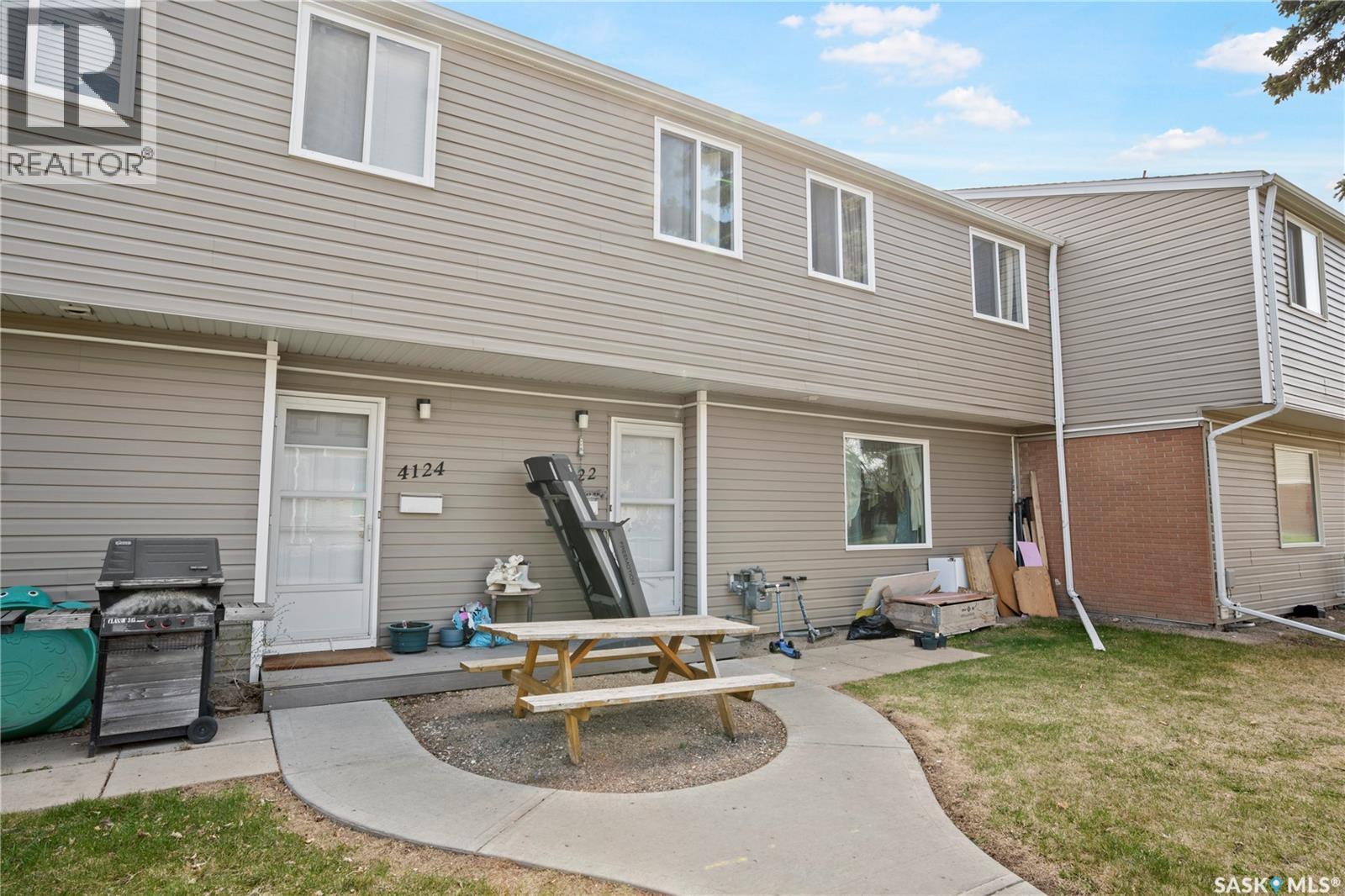 #4122 Castle ROAD - Image 3
