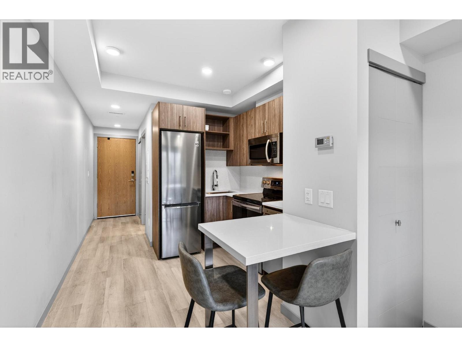 #317 345 Dougall Road N - 6