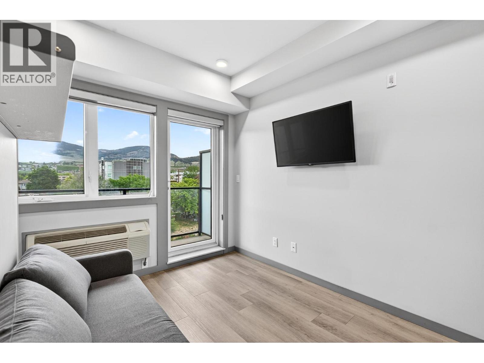 #317 345 Dougall Road N - 8