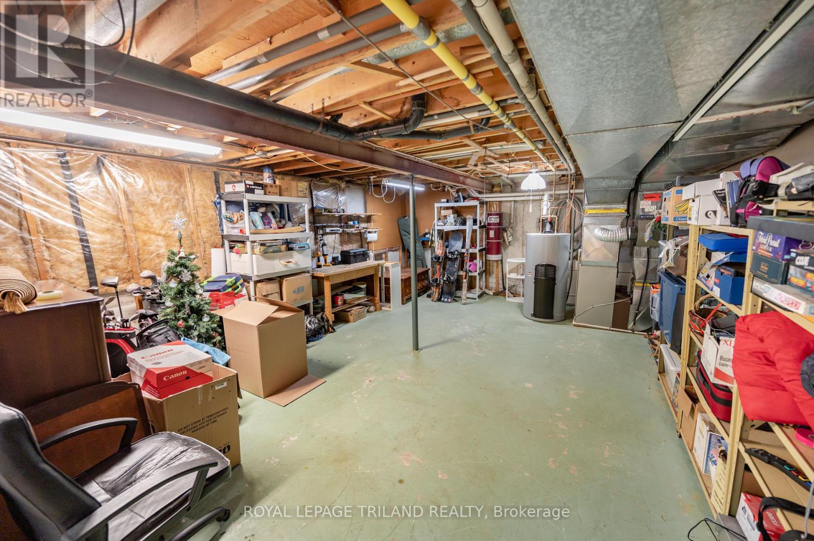 392 VILLAGE GREEN AVENUE - 34